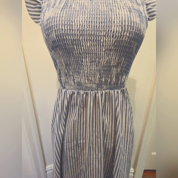 Blue and White Ruffle Sleeve Maxi Dress - Picture 2 of 4